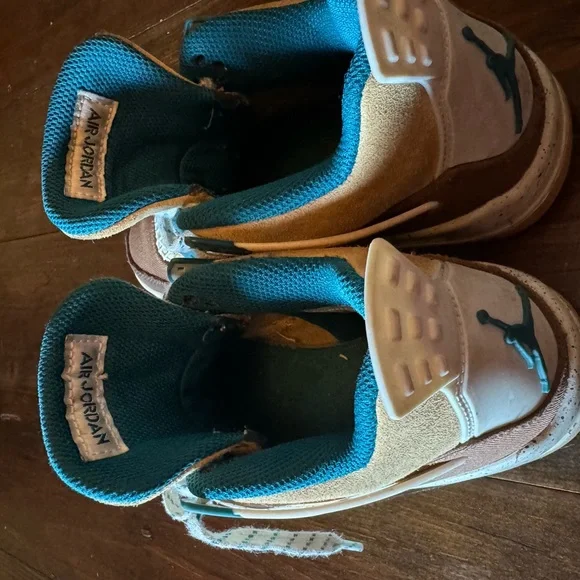 Air Jordan 4 Retro (boys) - Picture 4 of 6